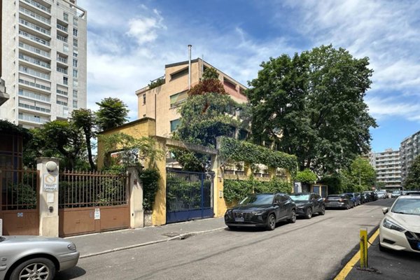 appartamento in vendita a Milano in zona Maggiolina