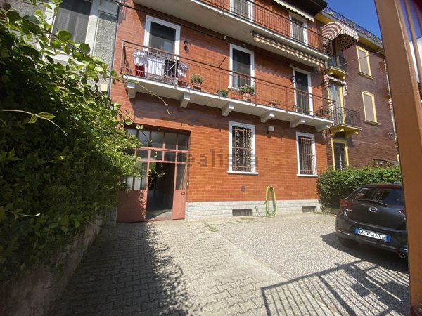 appartamento in vendita a Milano in zona Baggio