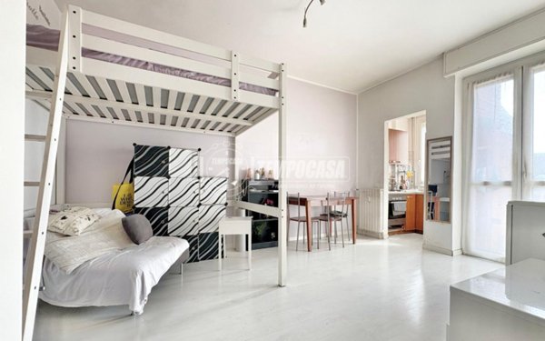 appartamento in vendita a Milano in zona Famagosta