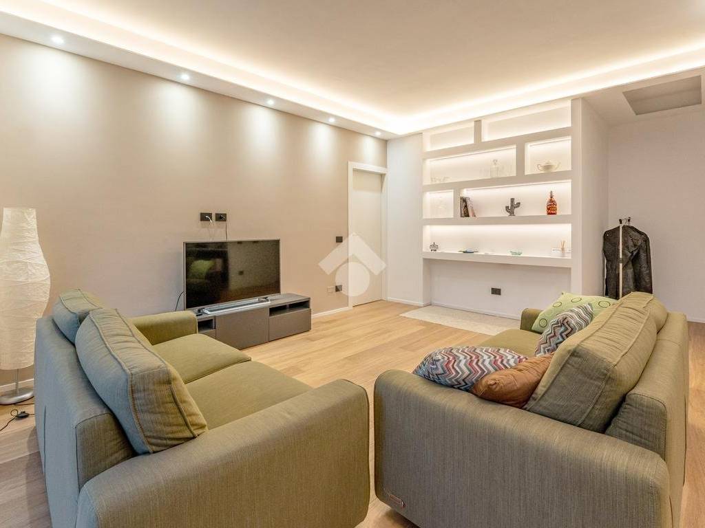 appartamento in vendita a Milano in zona Isola