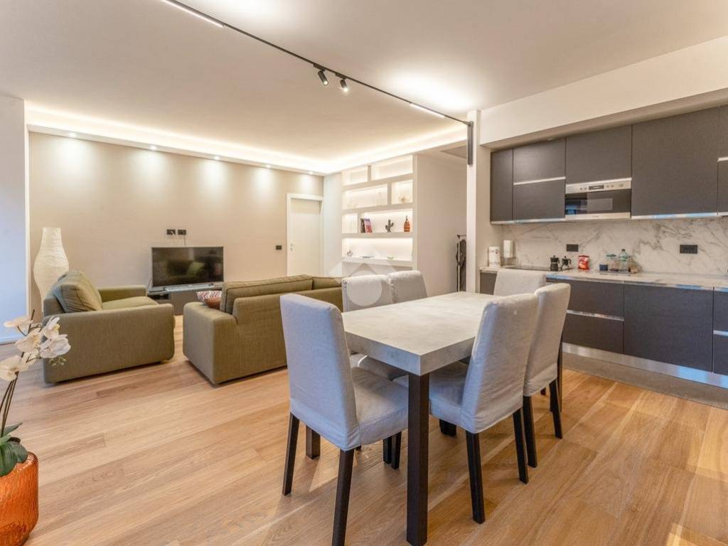 appartamento in vendita a Milano in zona Isola