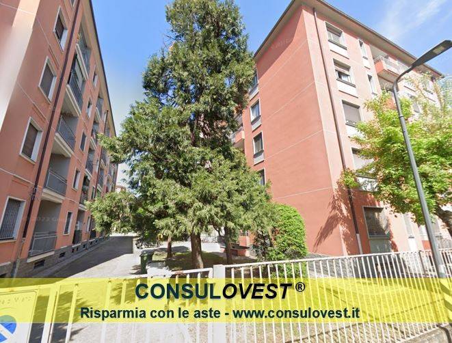 appartamento in vendita a Milano in zona Crescenzago