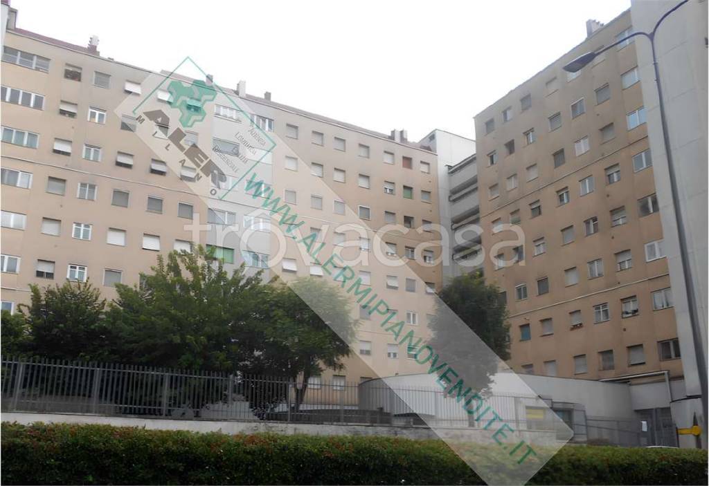 appartamento in vendita a Milano in zona Quarto Cagnino