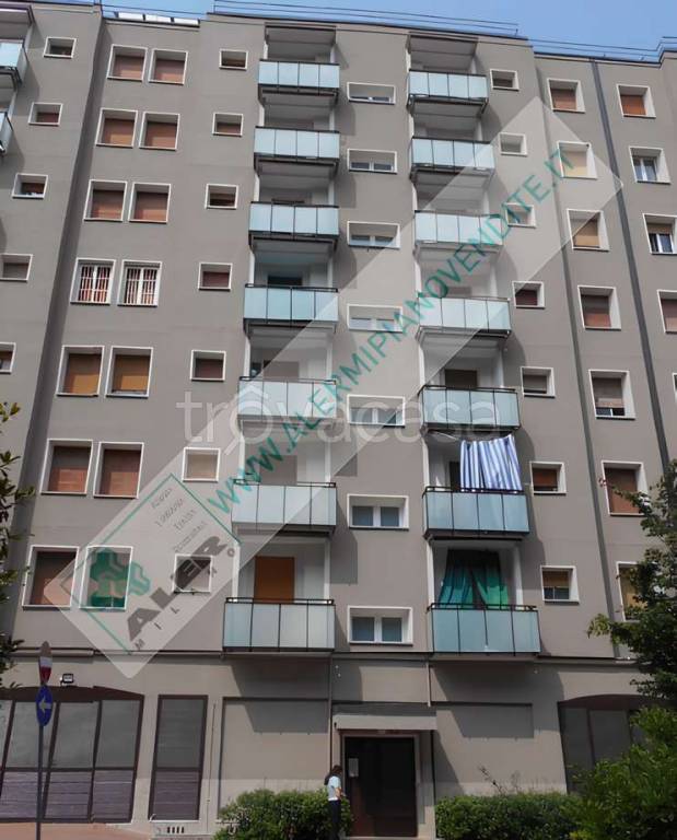 appartamento in vendita a Milano in zona Quarto Oggiaro