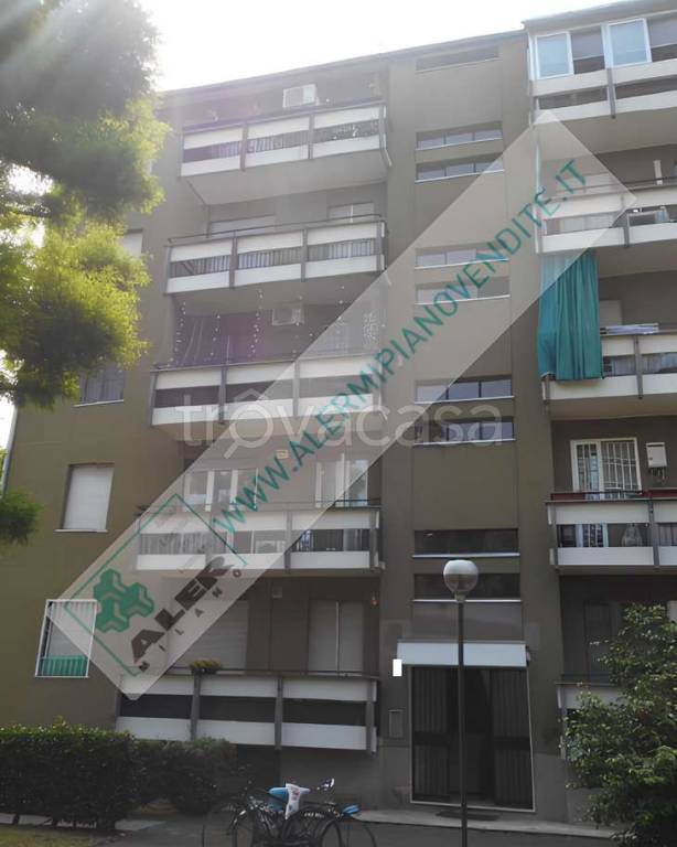 appartamento in vendita a Milano in zona Quarto Oggiaro