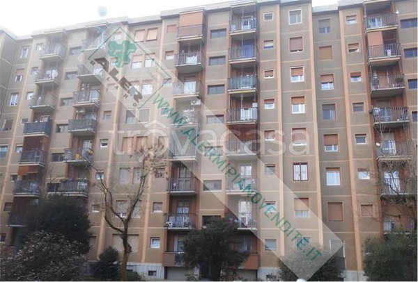 appartamento in vendita a Milano in zona Gallaratese