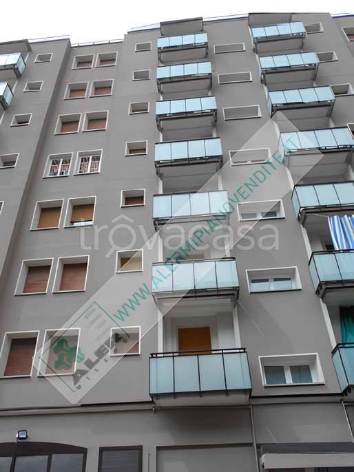 appartamento in vendita a Milano in zona Quarto Oggiaro