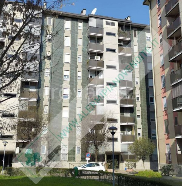 appartamento in vendita a Milano in zona Gallaratese