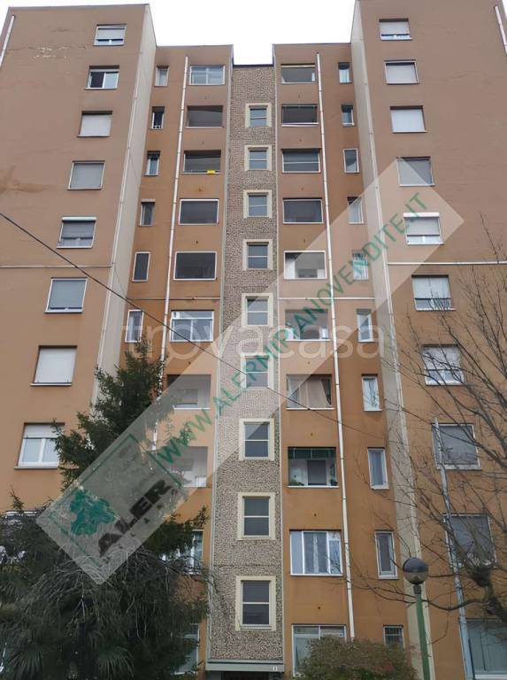 appartamento in vendita a Milano in zona Quartiere degli Olmi