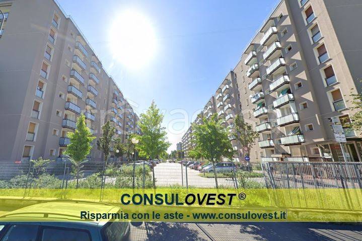 appartamento in vendita a Milano in zona Quarto Oggiaro