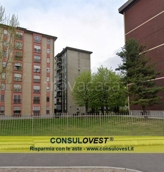 appartamento in vendita a Milano in zona Gallaratese