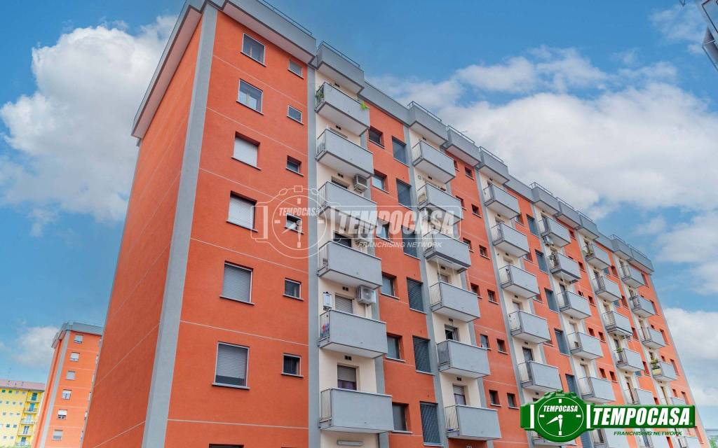 appartamento in vendita a Milano in zona Baggio