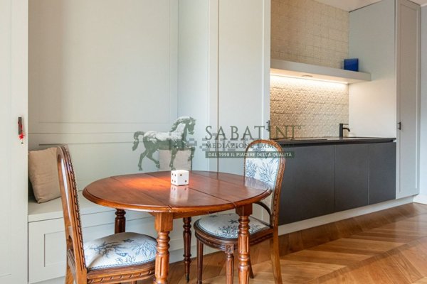 appartamento in vendita a Milano in zona Porta Nuova