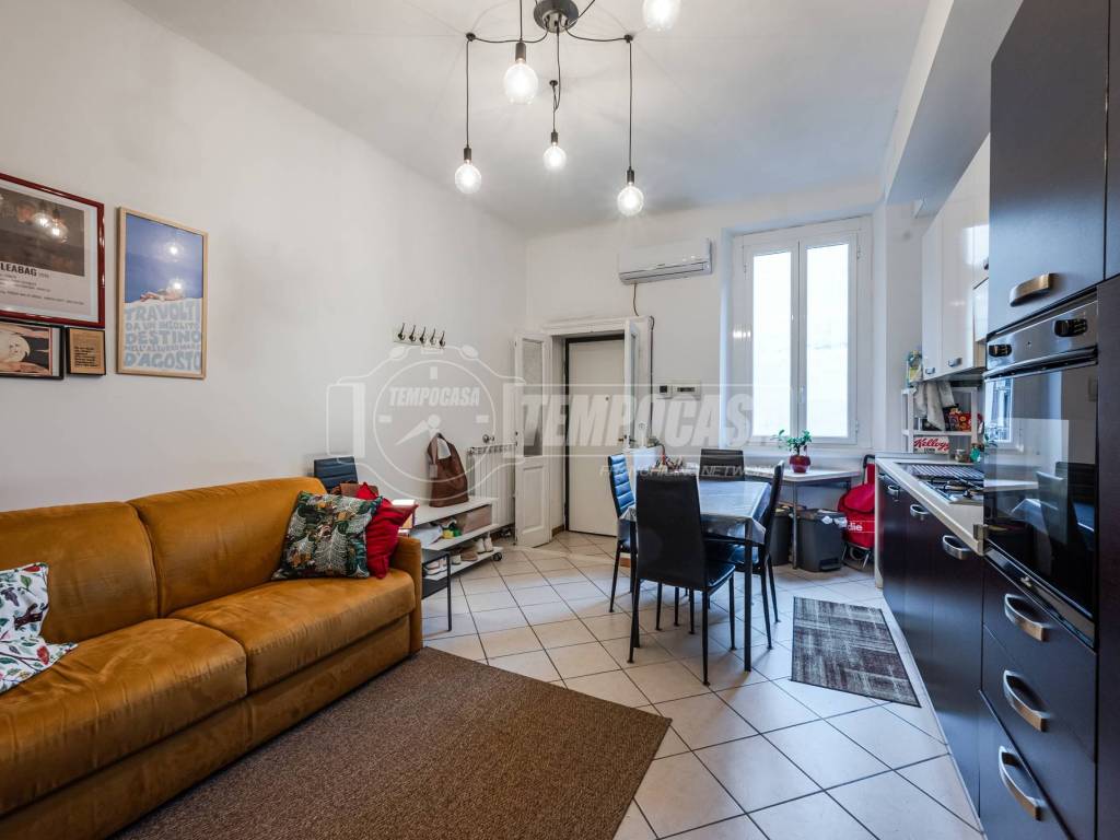 appartamento in vendita a Milano in zona Vigentino