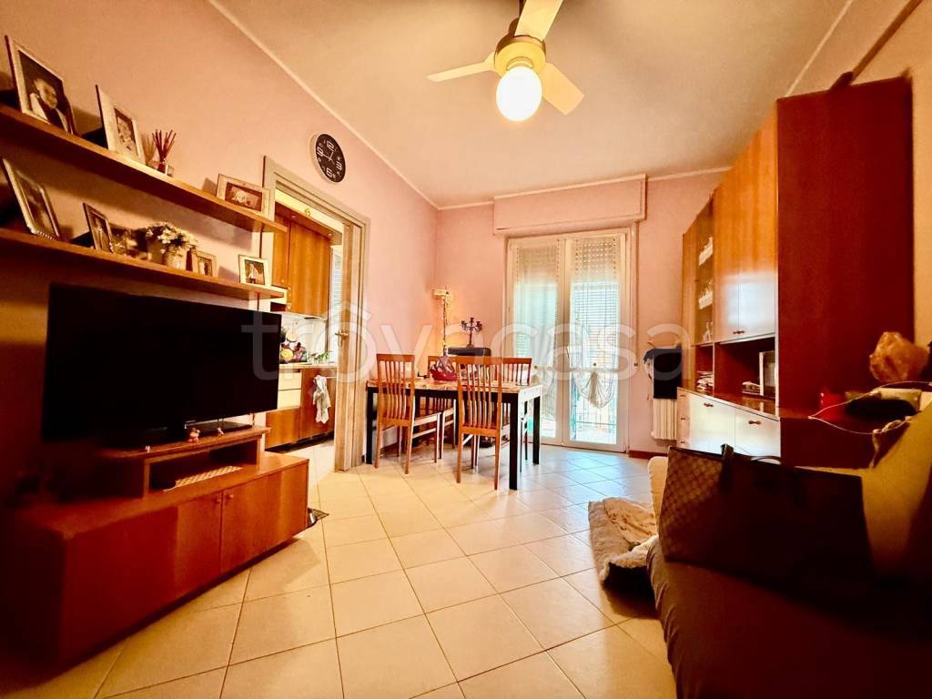 appartamento in vendita a Milano in zona Famagosta
