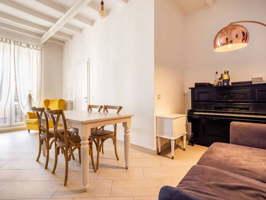 appartamento in vendita a Milano in zona Barona