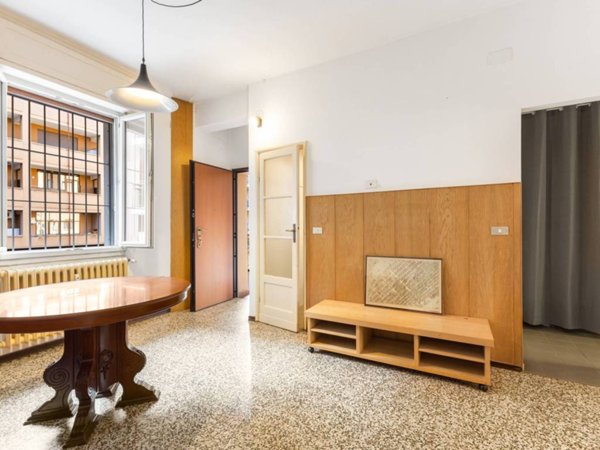appartamento in vendita a Milano in zona Bocconi
