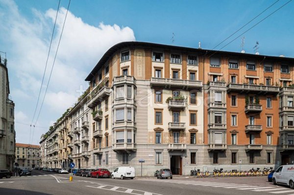 appartamento in vendita a Milano in zona Guastalla