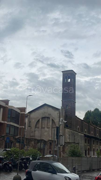 appartamento in vendita a Milano in zona Guastalla