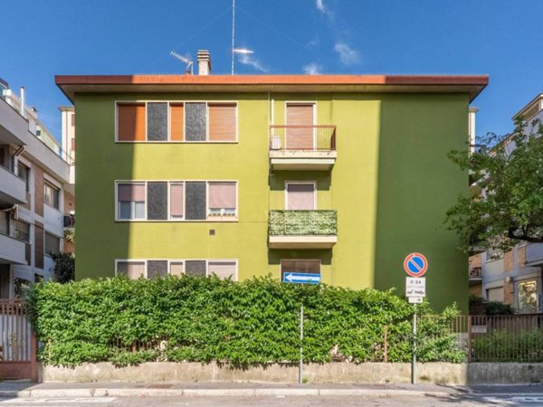 appartamento in vendita a Milano in zona Lambrate