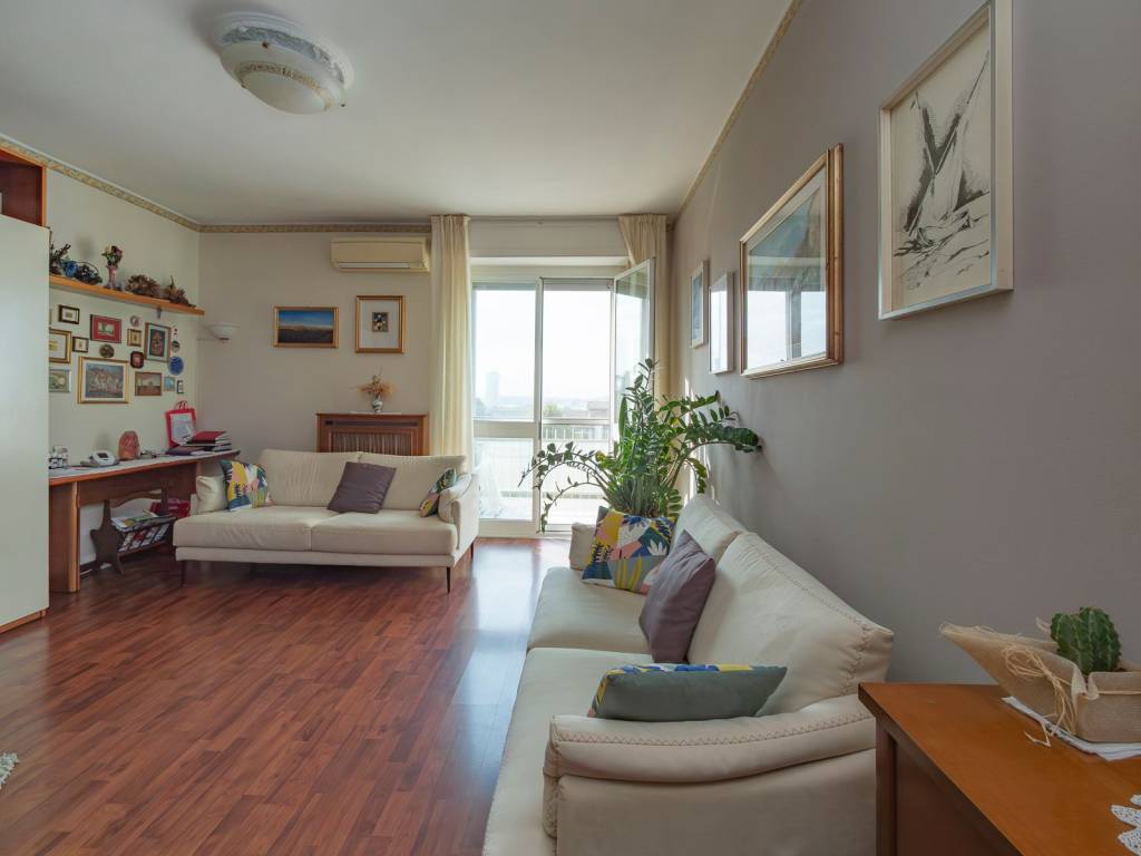 appartamento in vendita a Milano in zona Baggio