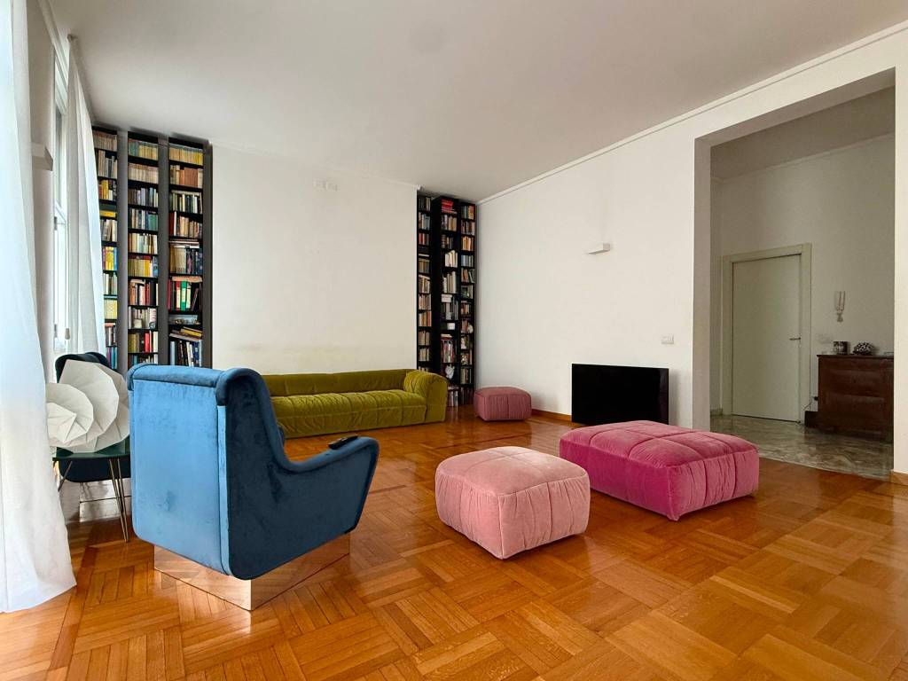 appartamento in vendita a Milano in zona Guastalla