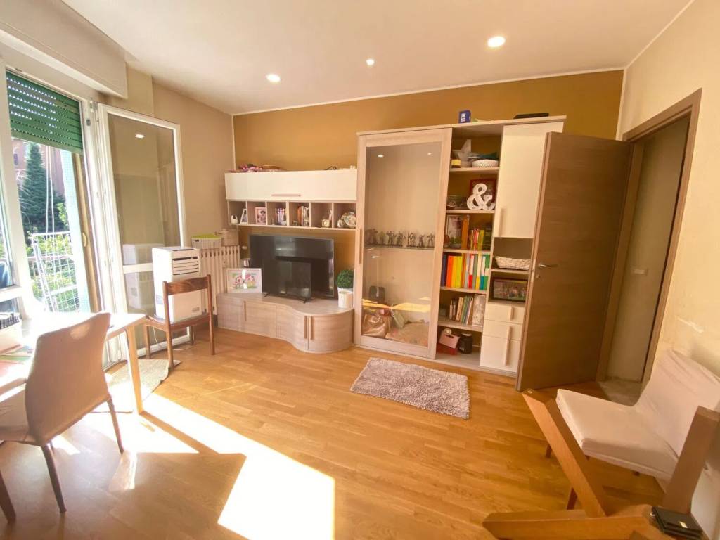 appartamento in vendita a Milano in zona Baggio