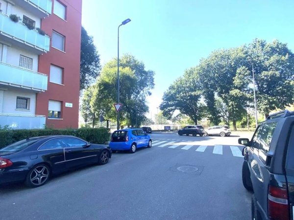 appartamento in vendita a Milano in zona Baggio