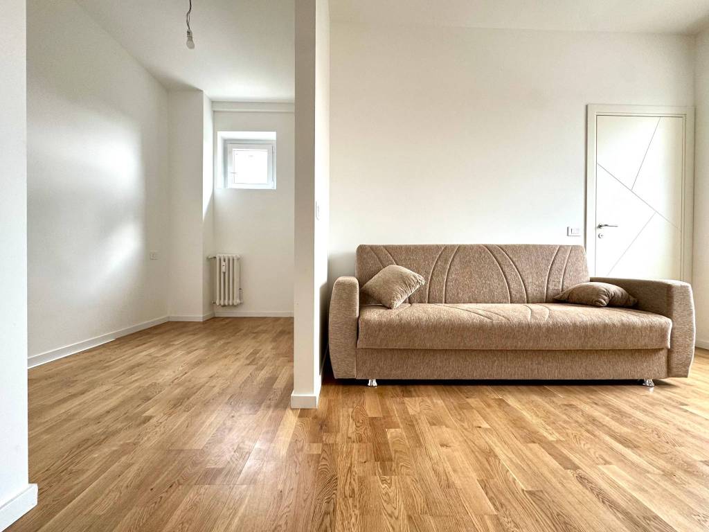 appartamento in vendita a Milano in zona Famagosta