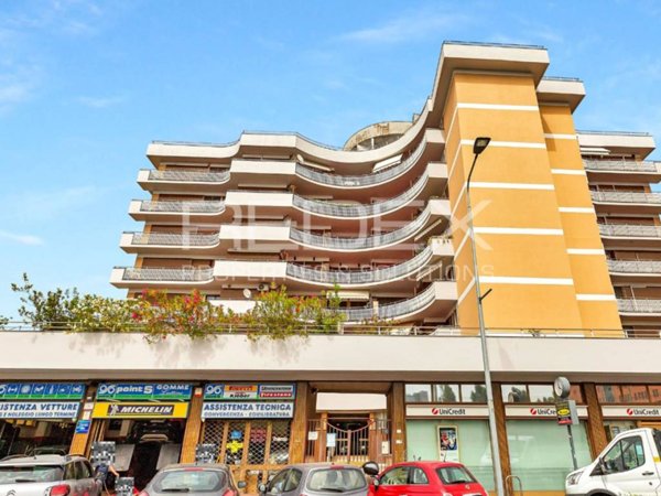 appartamento in vendita a Milano in zona Forlanini