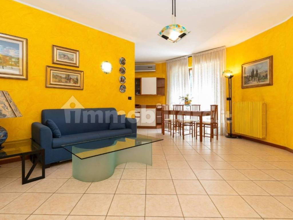 appartamento in vendita a Milano in zona Piazzale Lodi