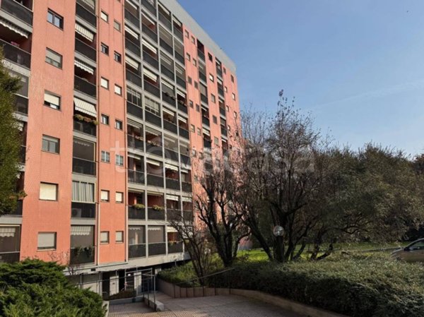 appartamento in vendita a Milano in zona Chiesa Rossa