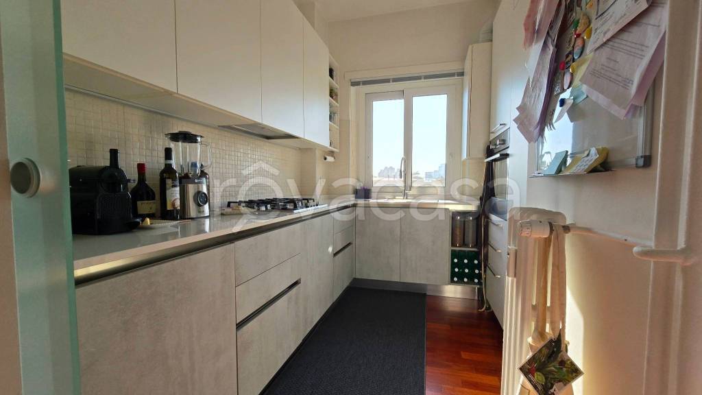 appartamento in vendita a Milano in zona Lorenteggio