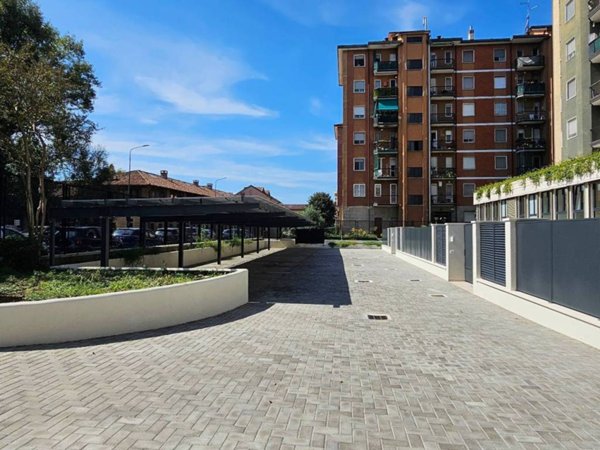 appartamento in vendita a Milano in zona Famagosta
