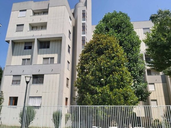 appartamento in vendita a Milano in zona Chiesa Rossa