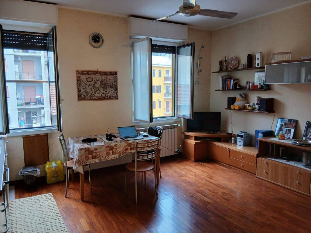 appartamento in vendita a Milano in zona Adriano