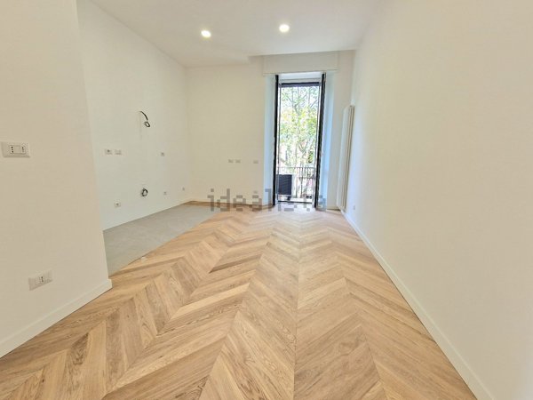appartamento in vendita a Milano in zona Lorenteggio