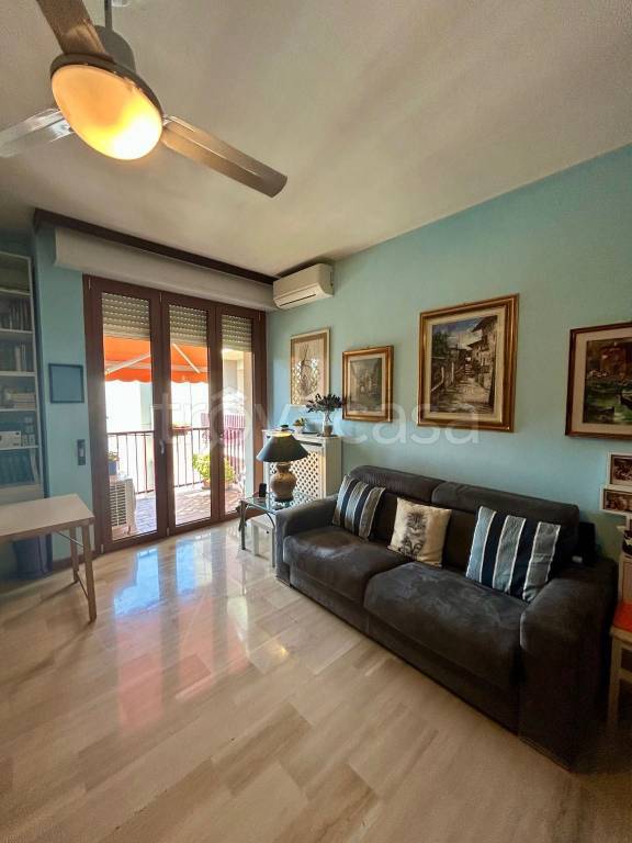 appartamento in vendita a Milano in zona Famagosta