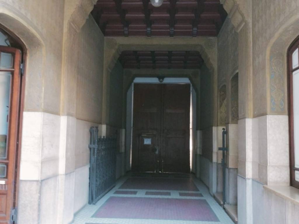 appartamento in vendita a Milano in zona Vigentino