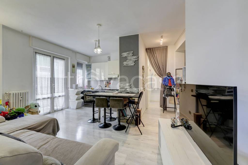appartamento in vendita a Milano in zona Gorla
