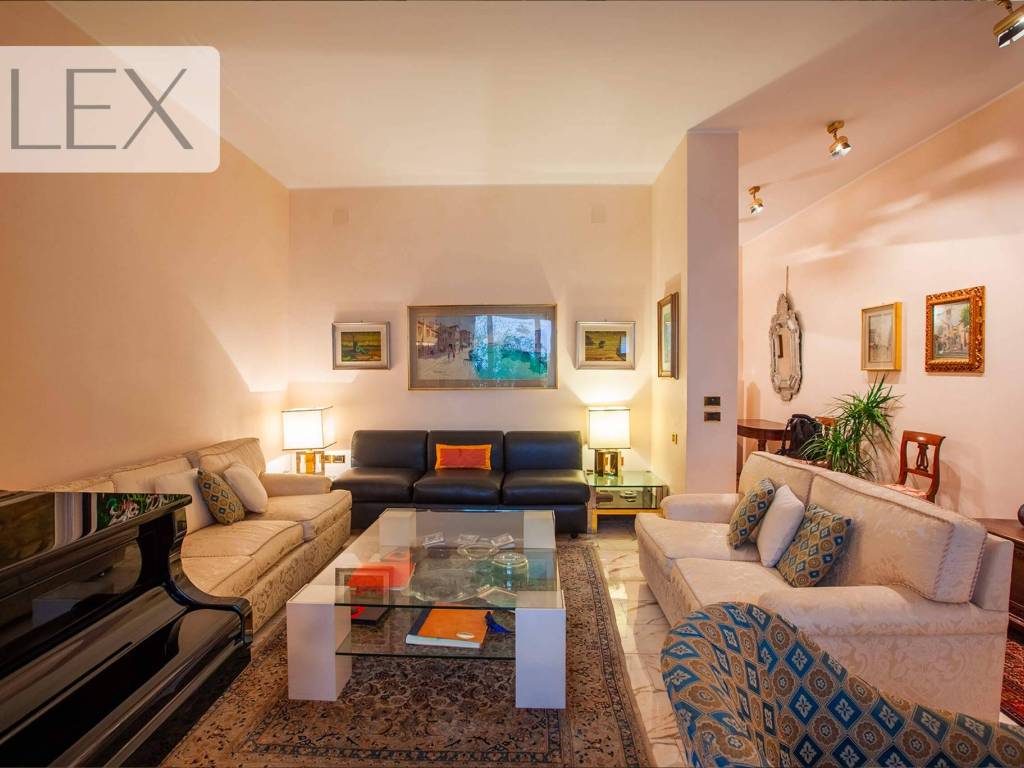 appartamento in vendita a Milano in zona Guastalla