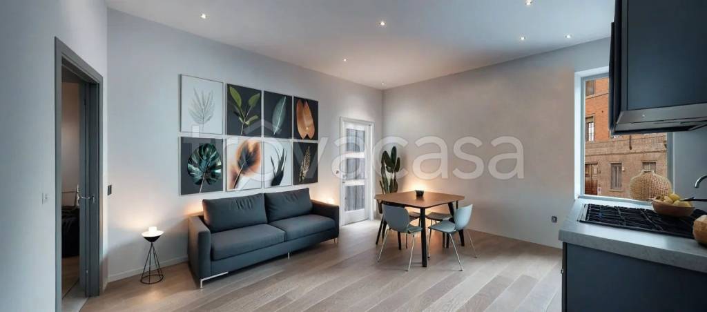 appartamento in vendita a Milano in zona Sant'Ambrogio