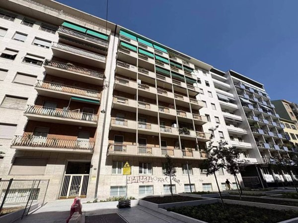 appartamento in vendita a Milano in zona Sant'Ambrogio