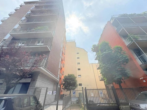 appartamento in vendita a Milano in zona Sempione