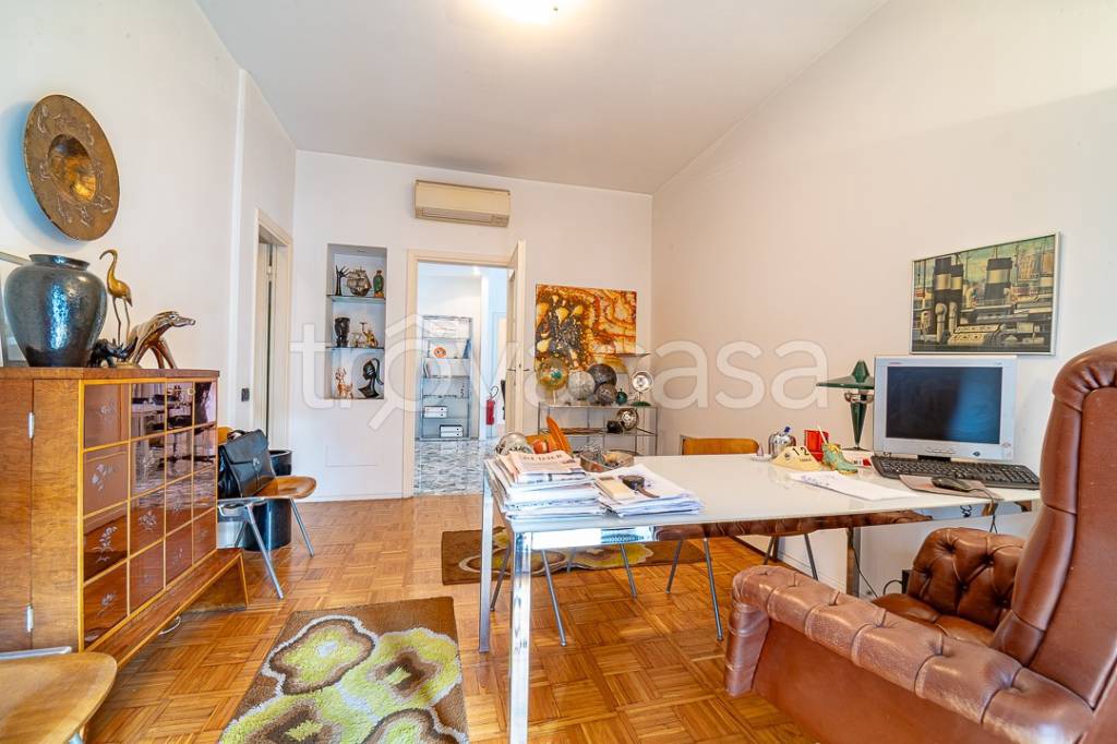 appartamento in vendita a Milano in zona Ghisolfa