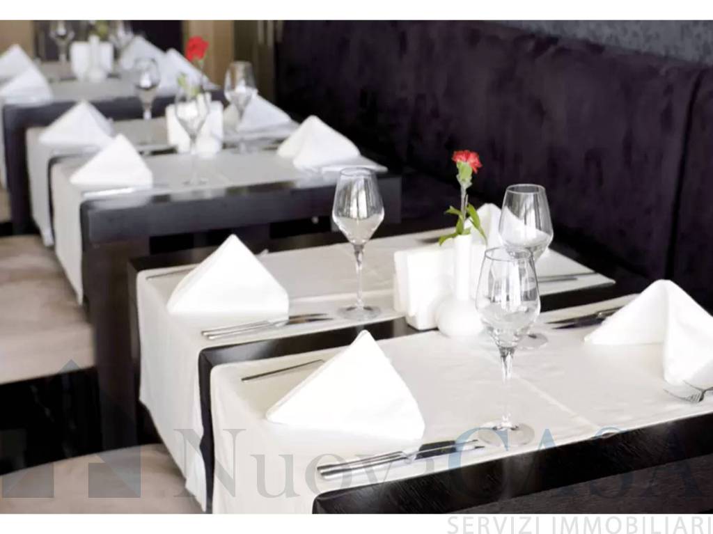 negozio in vendita a Milano in zona XXII Marzo