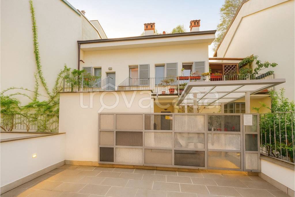 appartamento in vendita a Milano in zona Loreto
