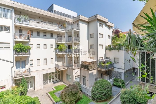appartamento in vendita a Milano in zona Porta Venezia
