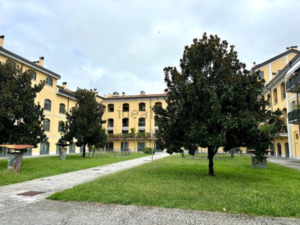 appartamento in vendita a Milano in zona Chiesa Rossa