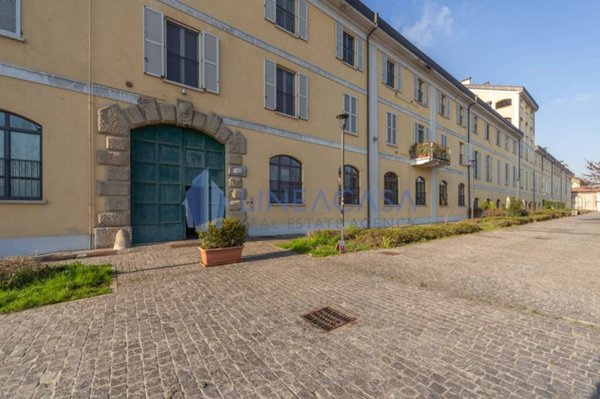 appartamento in vendita a Milano in zona Famagosta